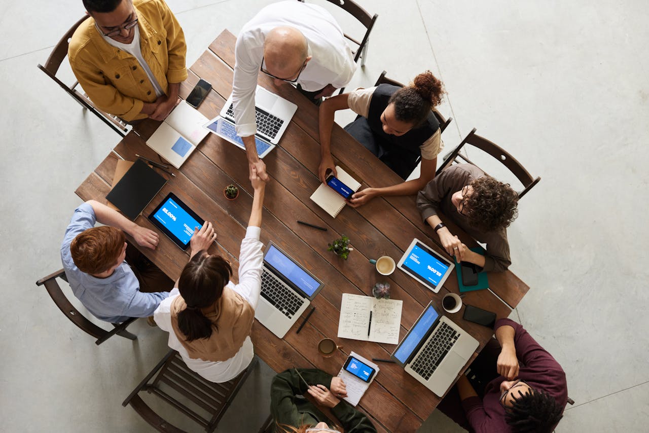 Equipo de trabajo en proyecto sostenible
